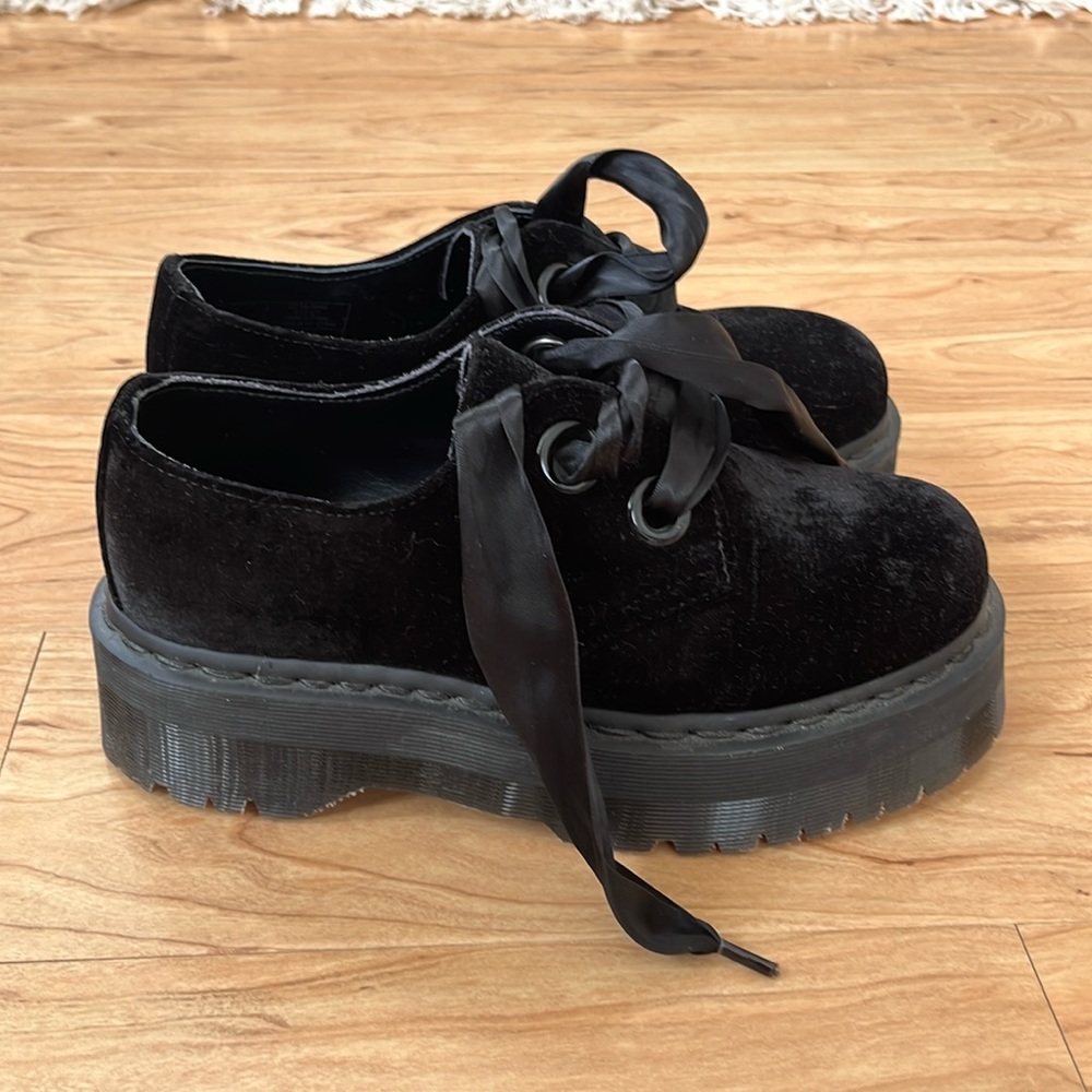 Platform velvet marry Jane’s